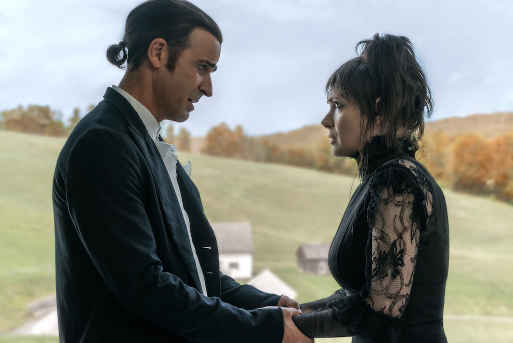 Rory (Justin Theroux) & Lydia Deetz (Winona Ryder)